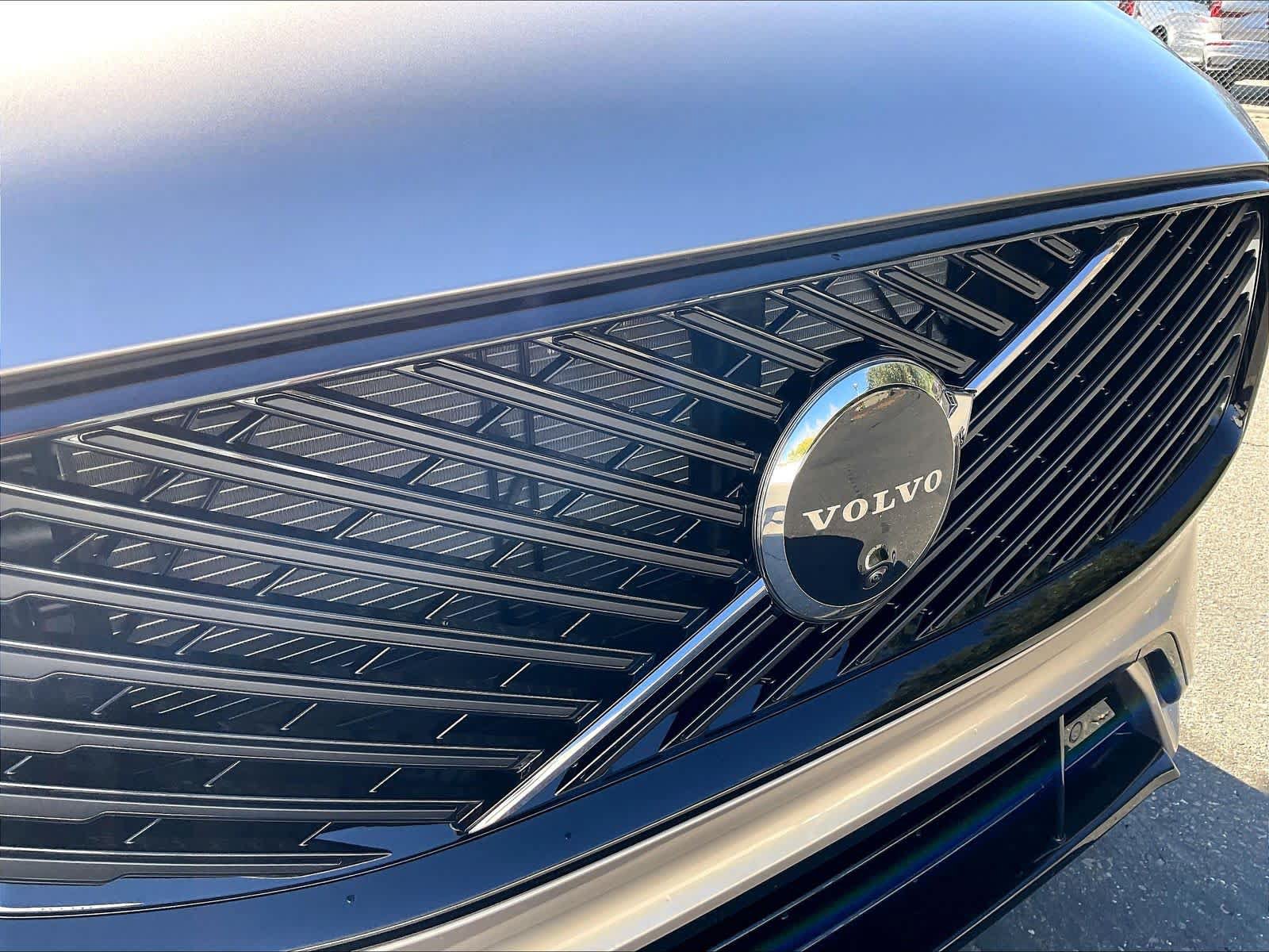 New 2027 Volvo XC60 B5 Plus AWD/4WD image 33