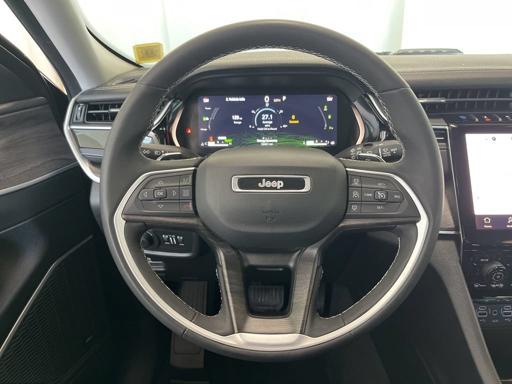 Used 2023 Jeep Grand Cherokee 4WD 4xe image 6