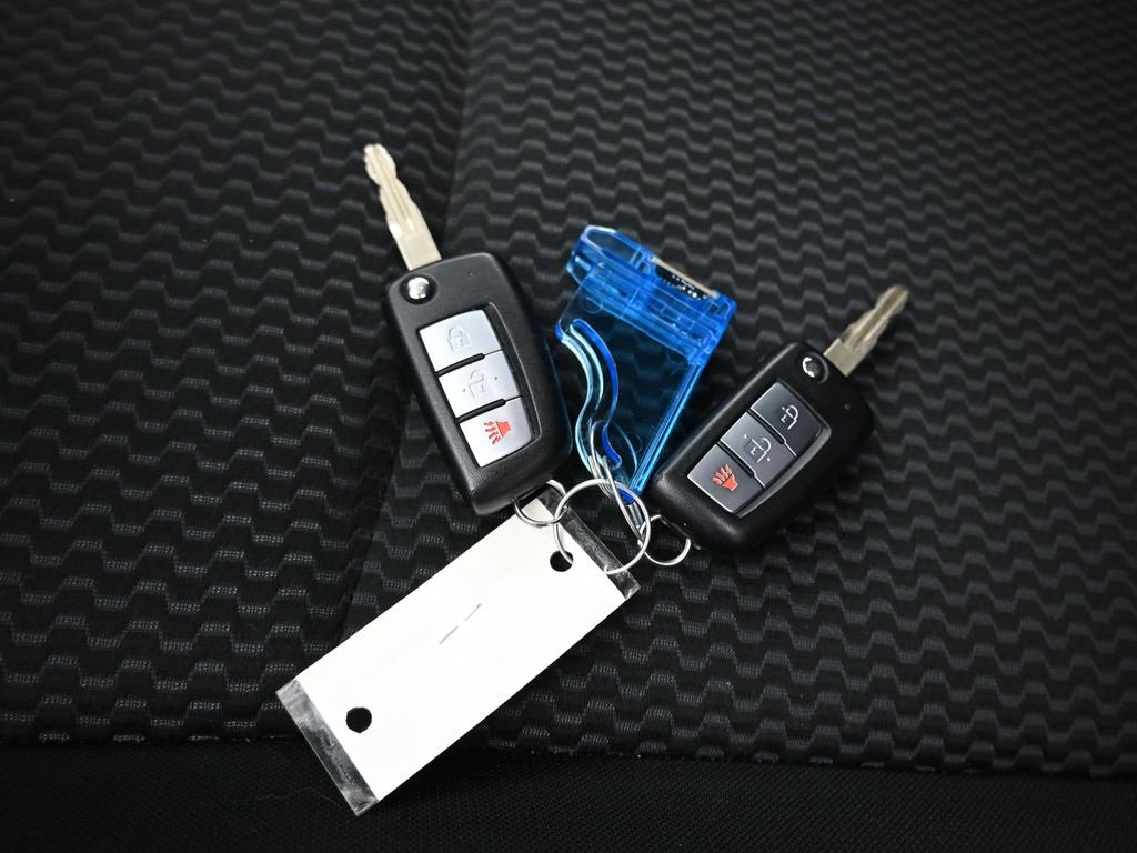 Used 2022 Nissan Rogue Sport S image 48