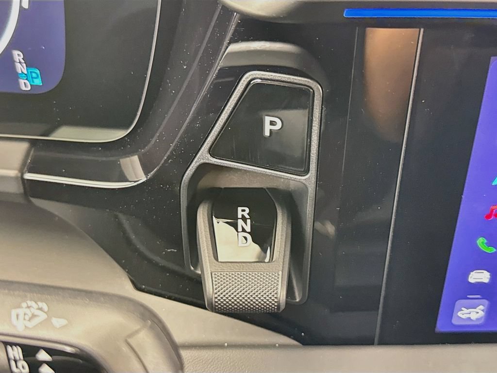 Certified 2025 Porsche Macan Turbo Electric AWD/4WD image 21
