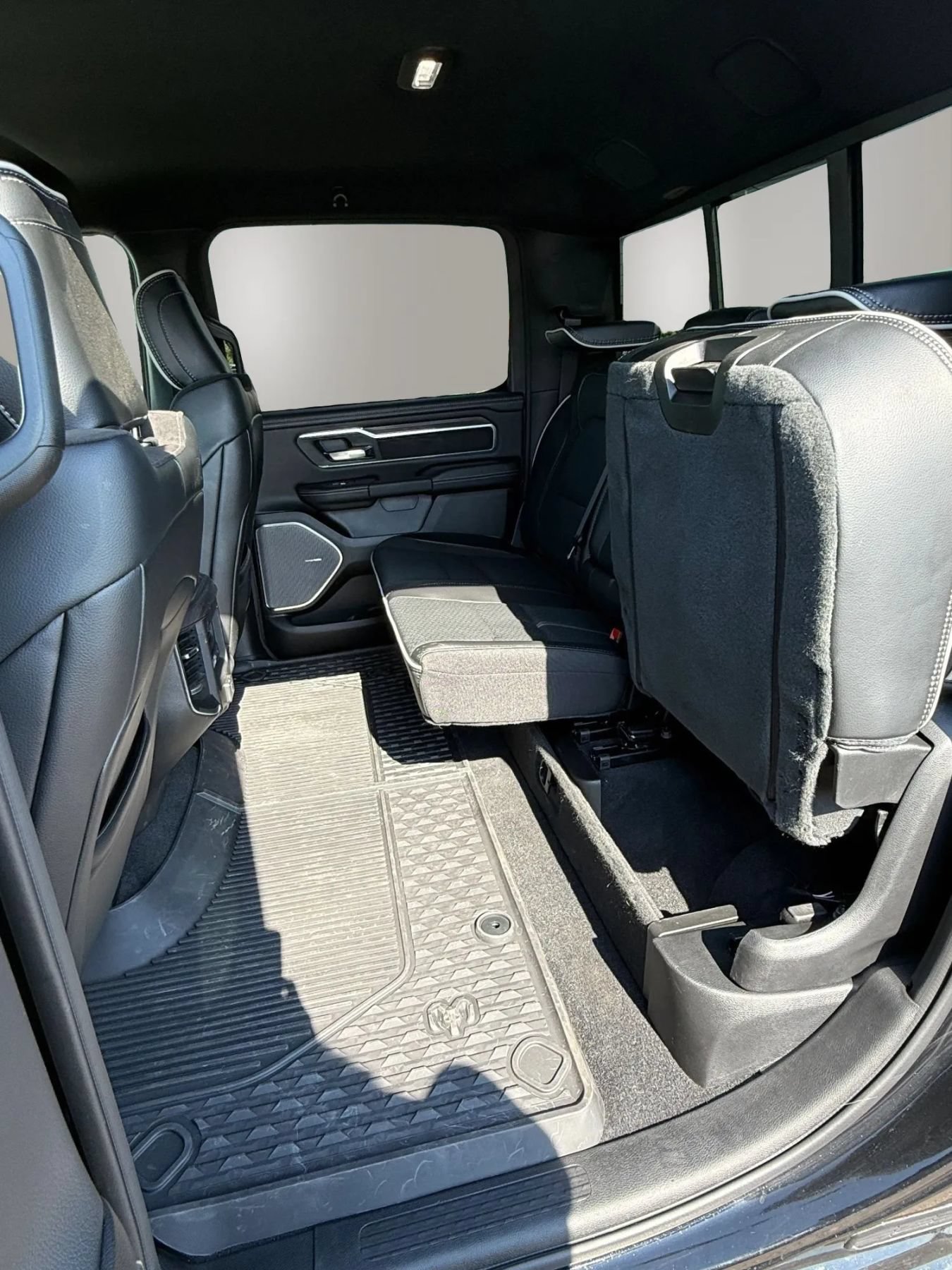 Used 2026 RAM 1500 Laramie AWD/4WD image 23