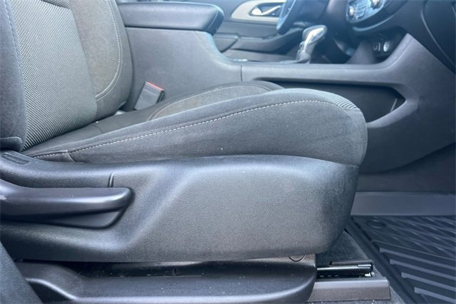 Used 2023 Chevrolet Traverse LT image 23