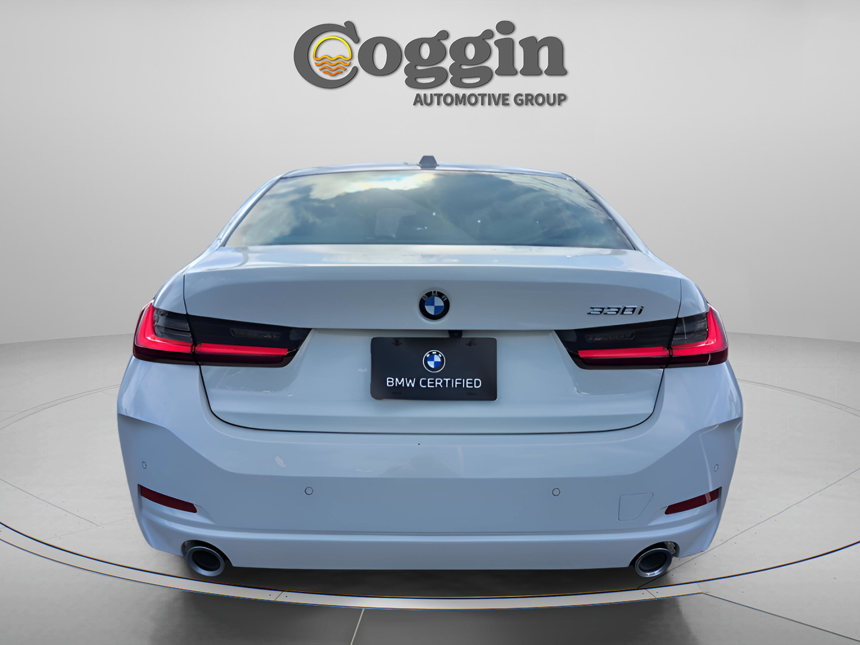 Certified 2025 BMW 330i Sedan w/ Premium Package image 4