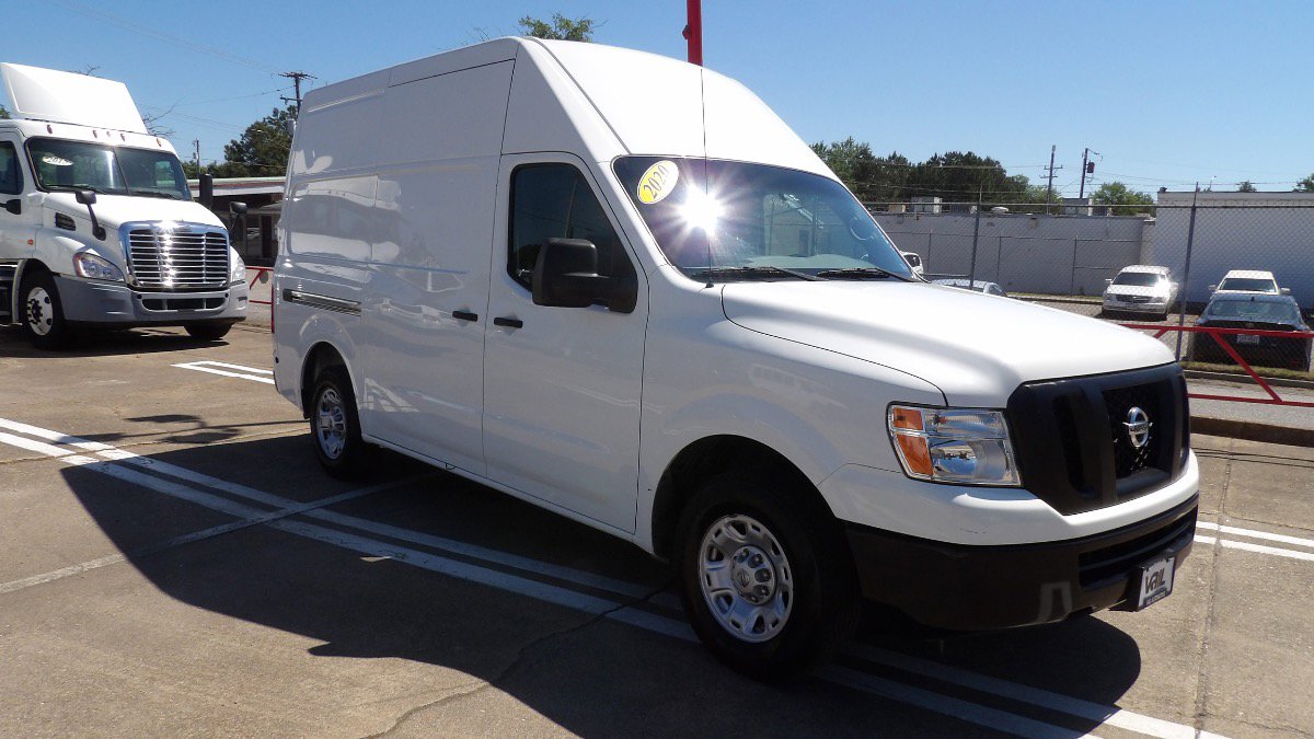Used 2020 Nissan NV 2500 SV RWD image 1