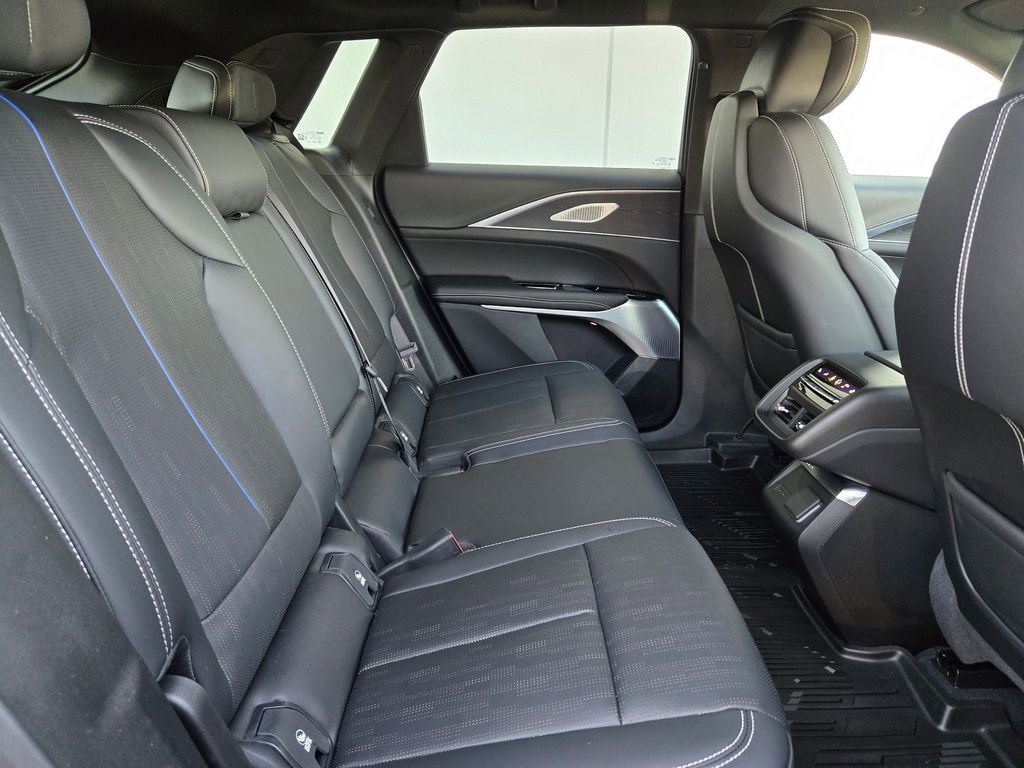 Certified 2025 Cadillac Lyriq Luxury w/ LPO, Floor Liner Package image 29