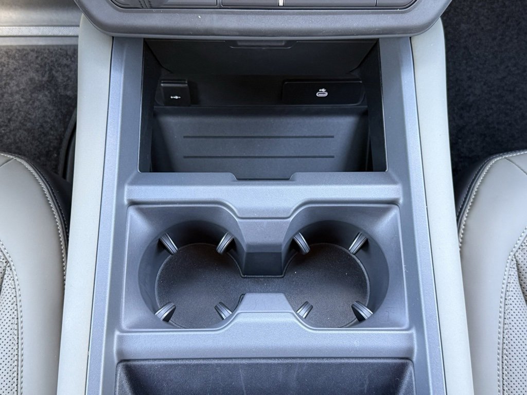 New 2026 Land Rover Defender 110 S image 21