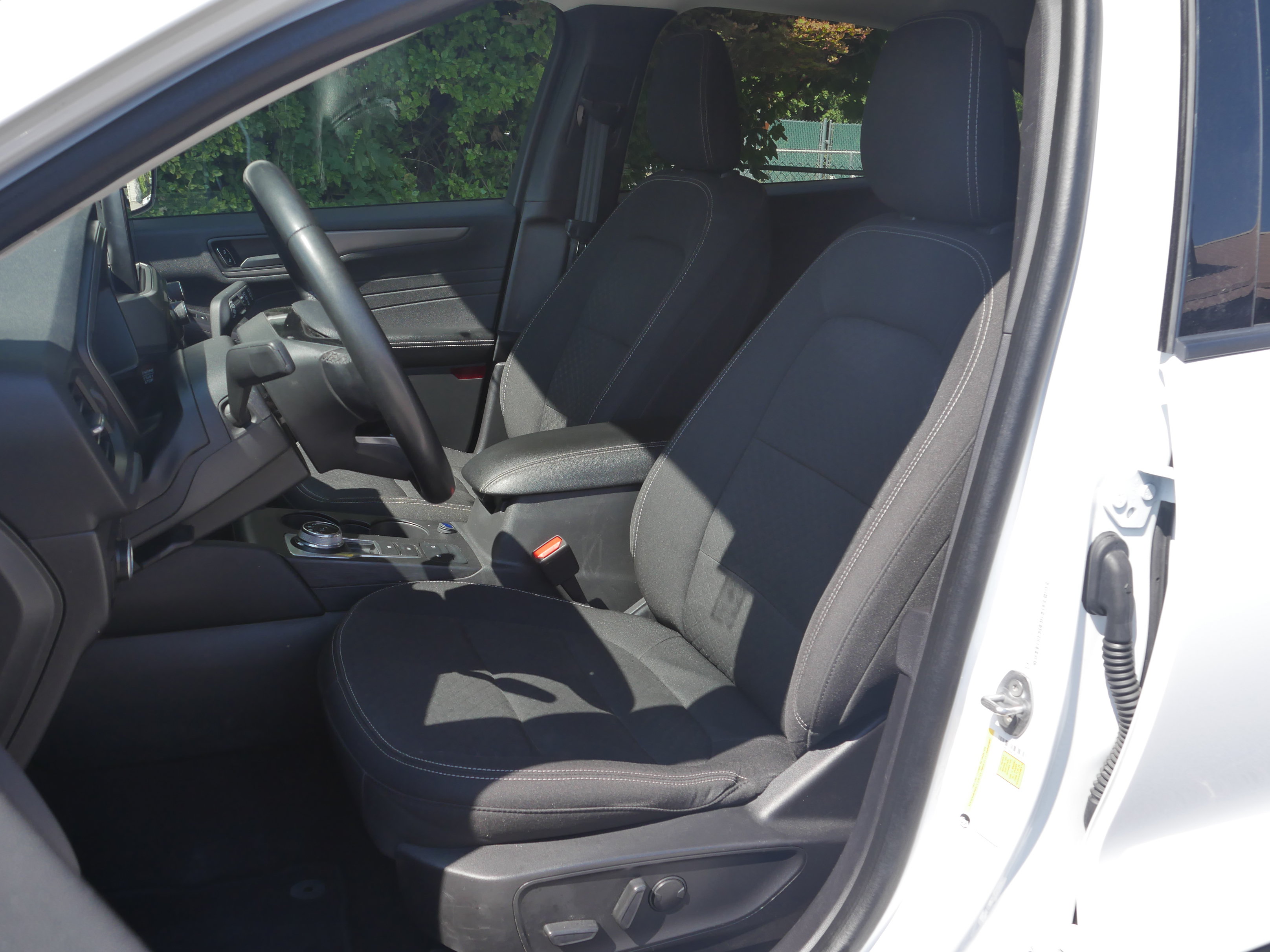 Certified 2024 Ford Escape Active AWD/4WD image 33