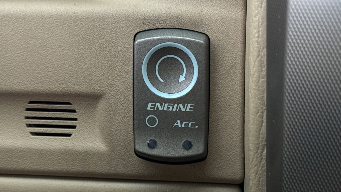 Used 2009 Cadillac XLR RWD image 31
