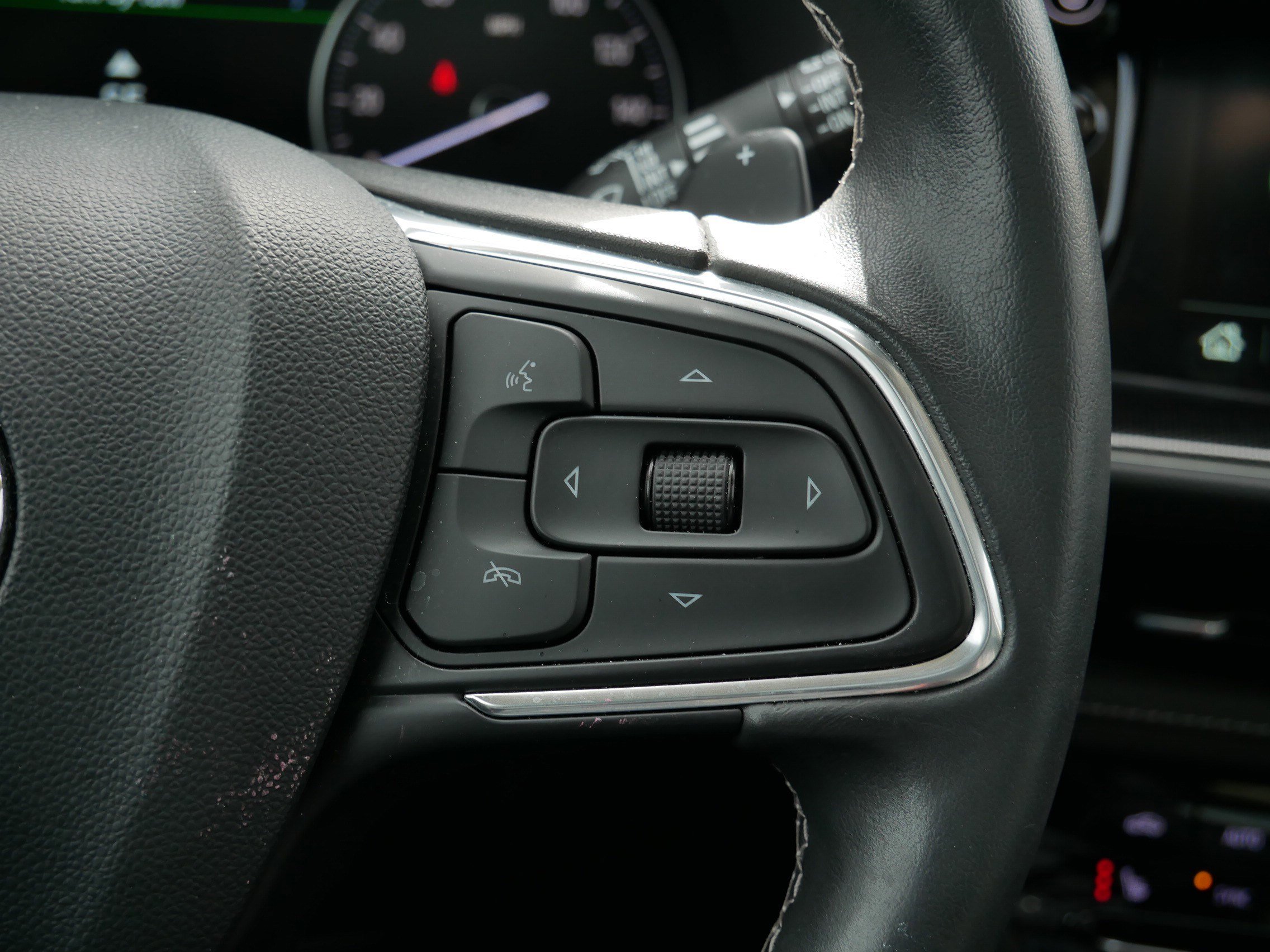 Used 2023 Buick Envision Essence w/ Sport Touring Package image 29