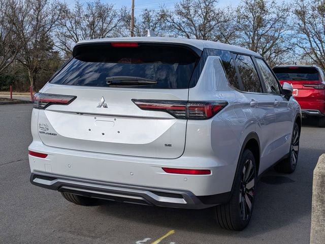 New 2026 Mitsubishi Outlander SE image 2
