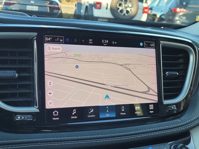 Certified 2021 Chrysler Pacifica Touring-L image 9