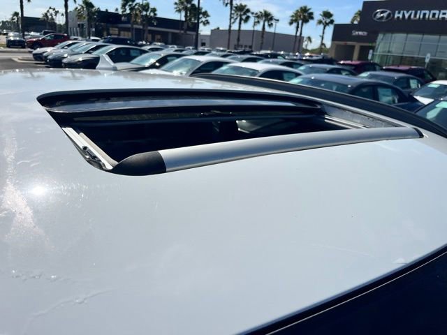 Used 2019 Hyundai Kona Limited FWD image 8