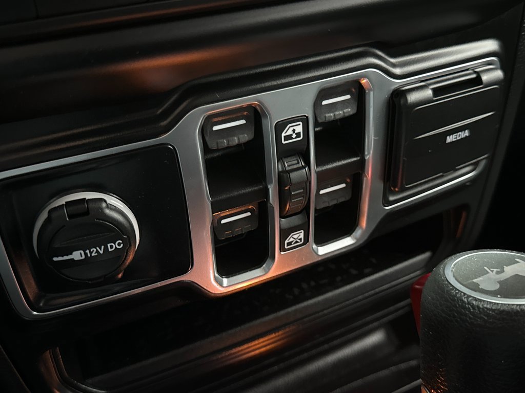 Used 2022 Jeep Wrangler Unlimited Sport image 35