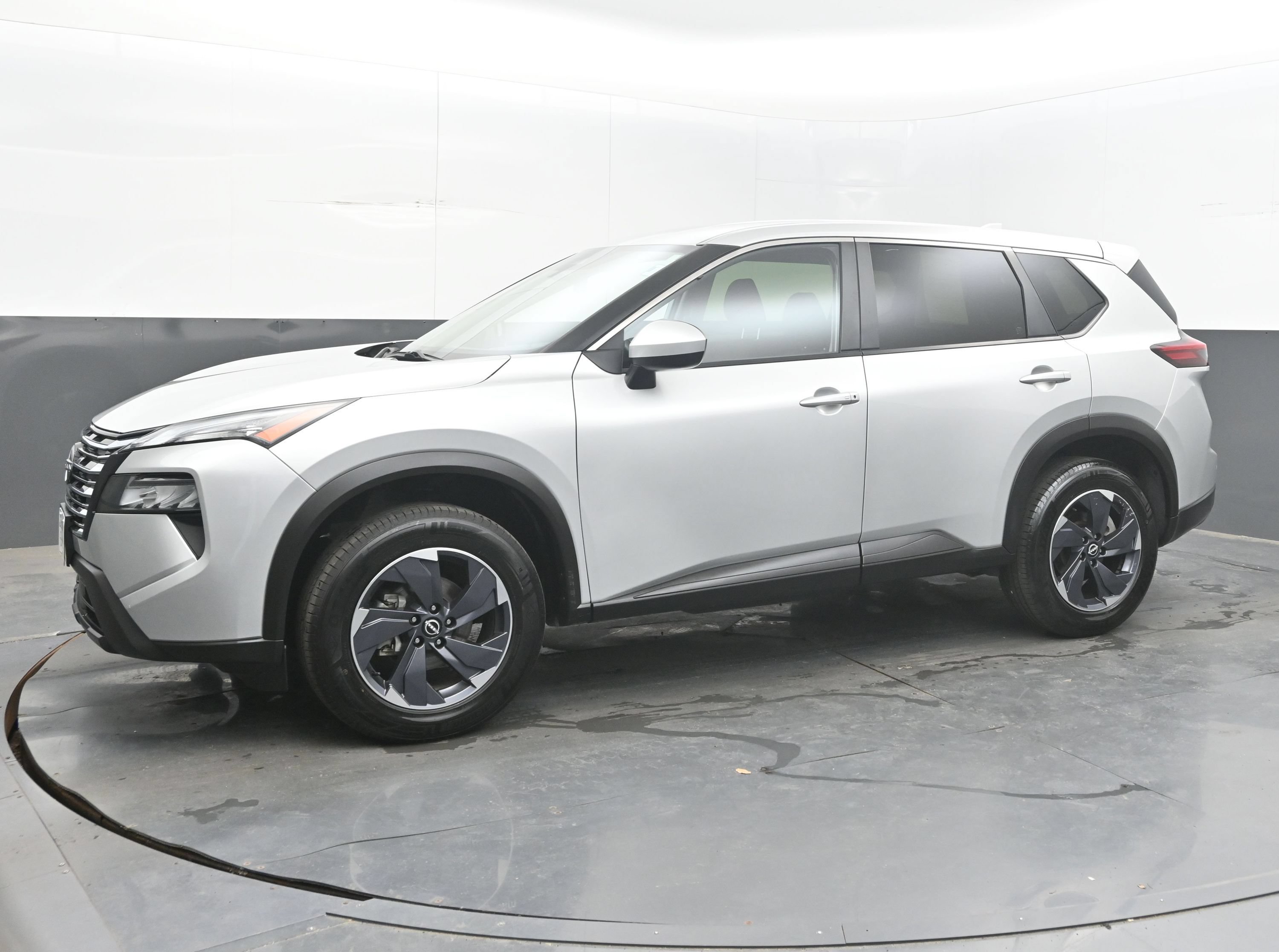 Certified 2024 Nissan Rogue SV AWD/4WD image 4