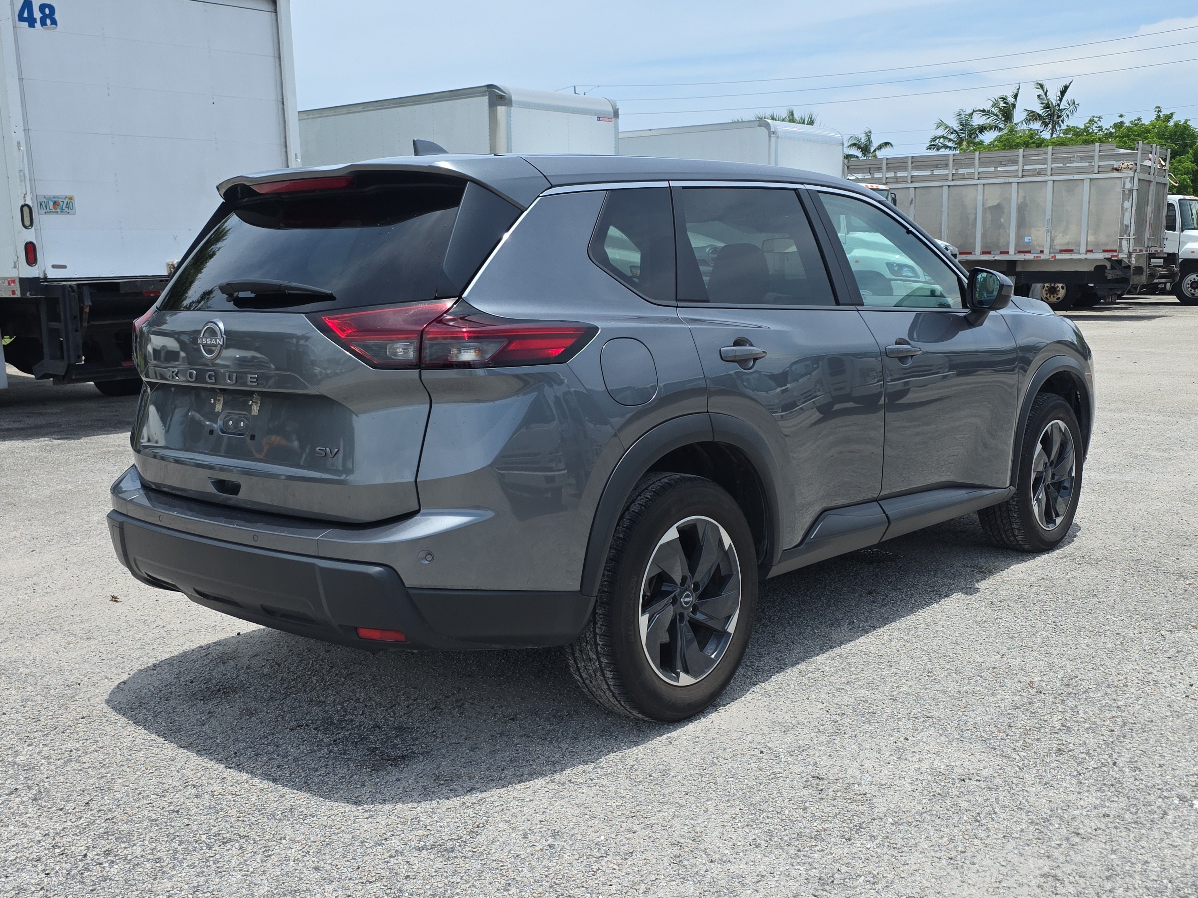 Used 2024 Nissan Rogue SV FWD image 7