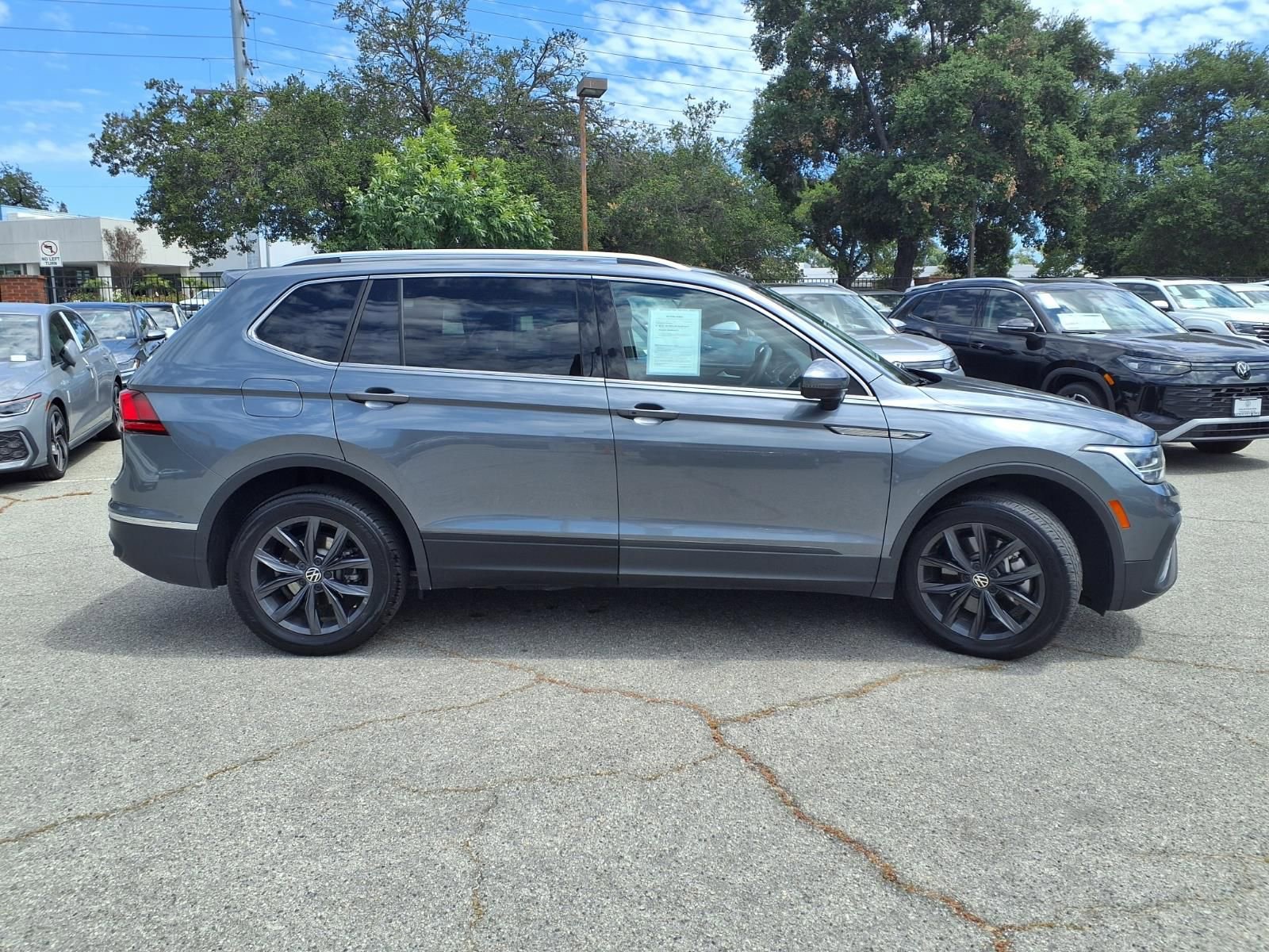 Used 2022 Volkswagen Tiguan SE FWD image 4