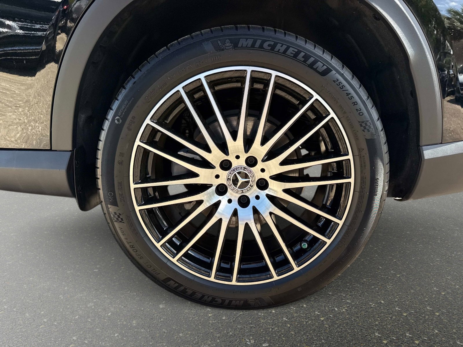 Certified 2025 Mercedes-Benz GLC 300 image 10