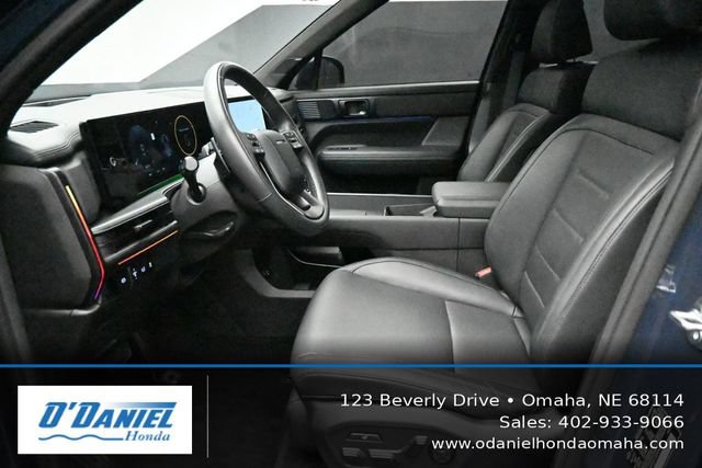 Used 2025 Hyundai Santa Fe Calligraphy AWD/4WD image 25
