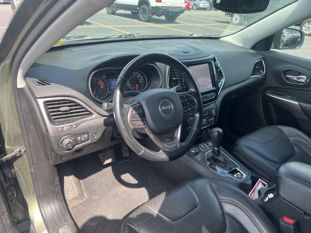 Used 2021 Jeep Cherokee Limited AWD/4WD image 5