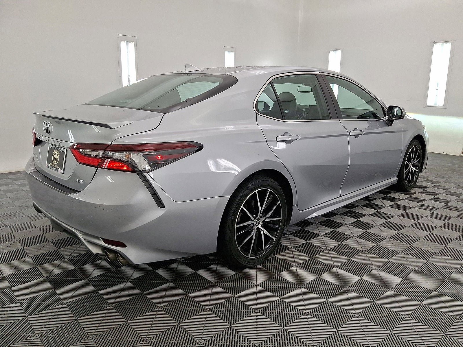 Certified 2023 Toyota Camry SE w/ Cold Weather Package FWD image 17