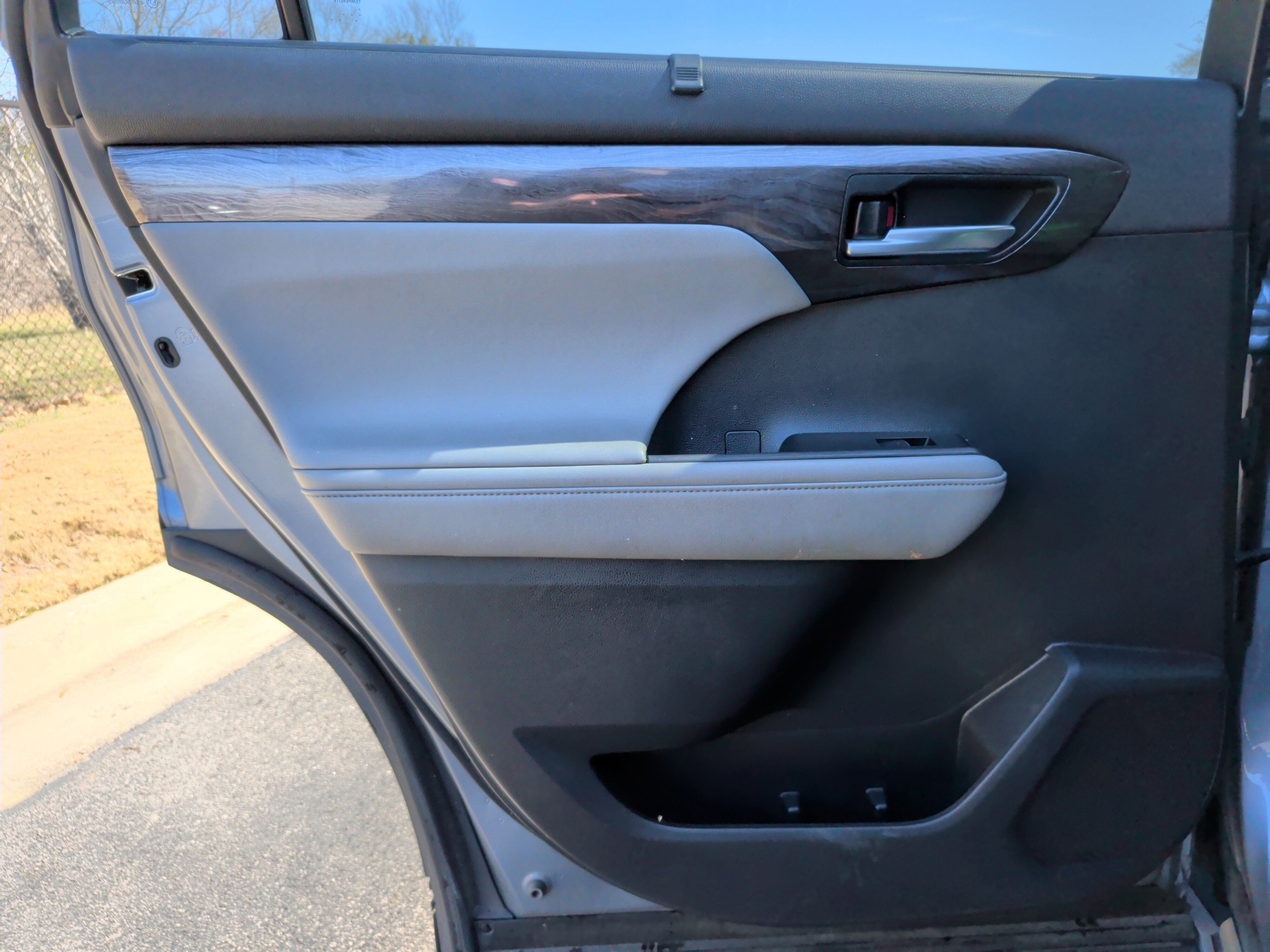 Used 2021 Toyota Highlander Platinum image 38