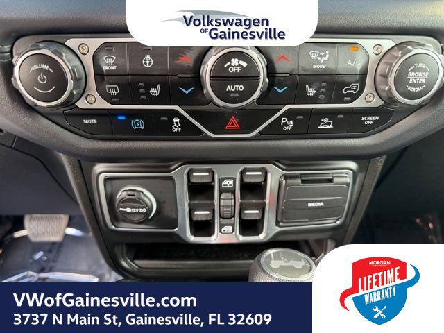 Used 2025 Jeep Wrangler Sahara w/ Safety Group image 25