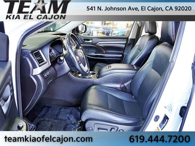 Used 2017 Toyota Highlander Limited Platinum image 14