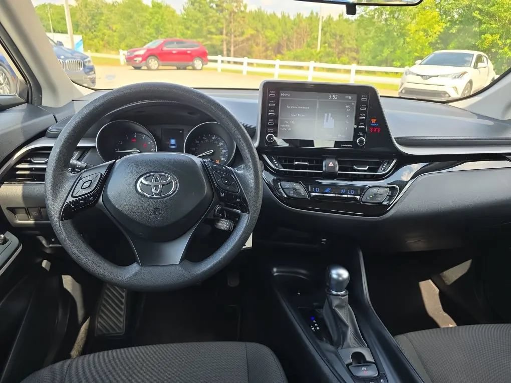 Used 2021 Toyota C-HR LE FWD image 12