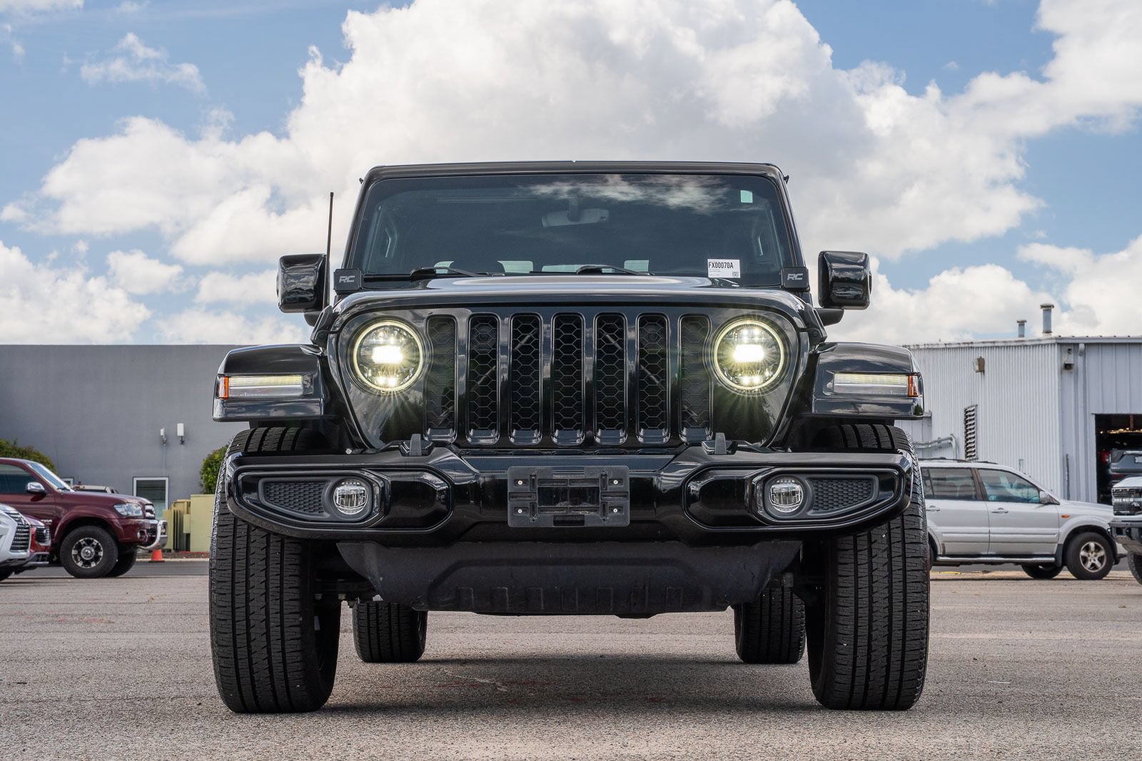 Used 2023 Jeep Gladiator Overland AWD/4WD image 2