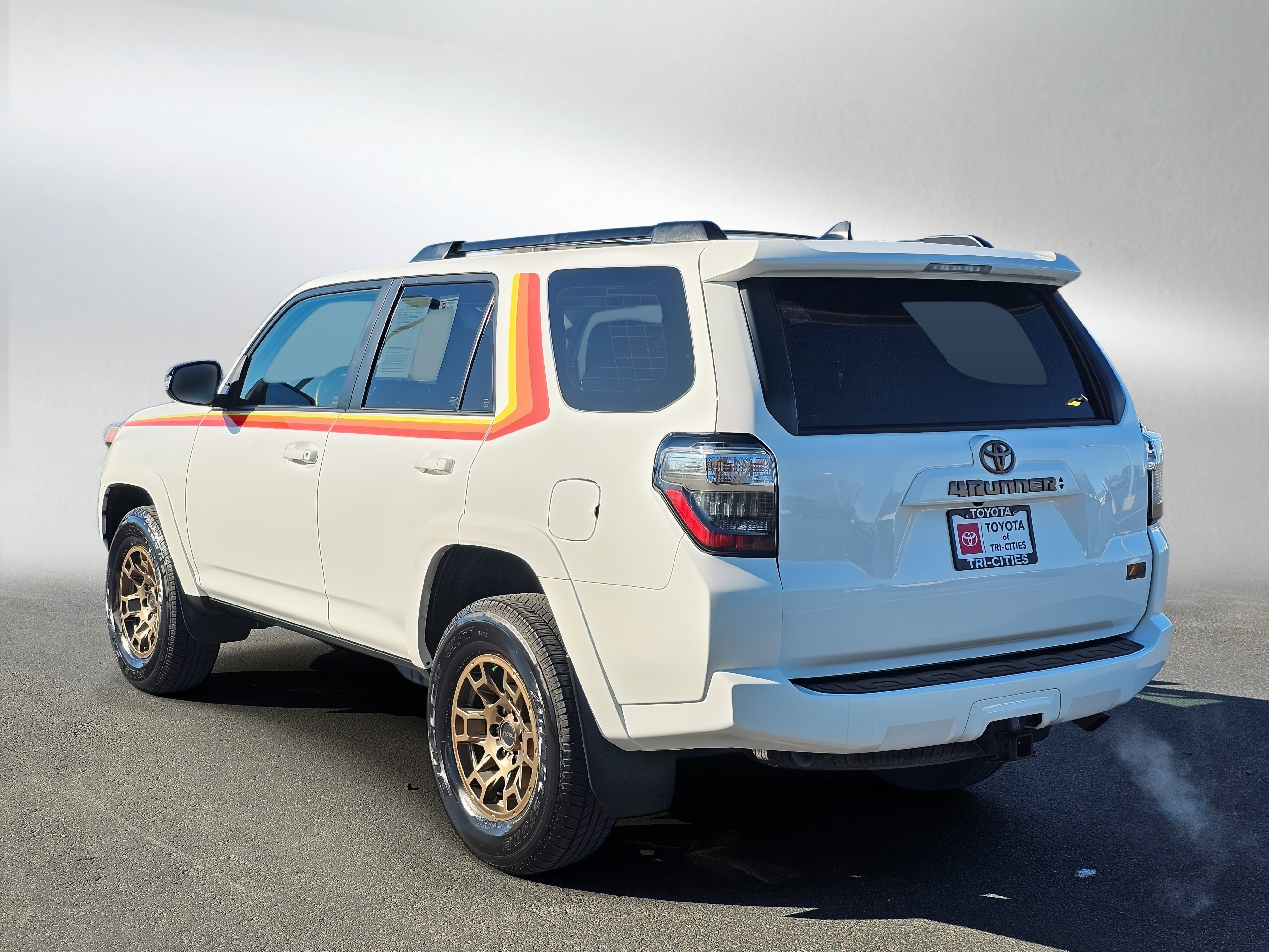 Used 2023 Toyota 4Runner 40th Anniversary SE AWD/4WD image 3
