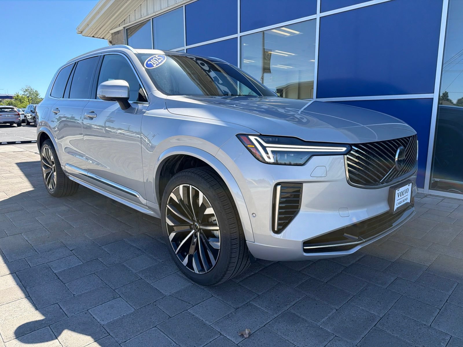 Used 2025 Volvo XC90 B6 Plus AWD/4WD image 2