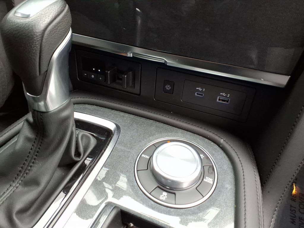 Certified 2024 Nissan Armada SL w/ Midnight Edition Package image 28