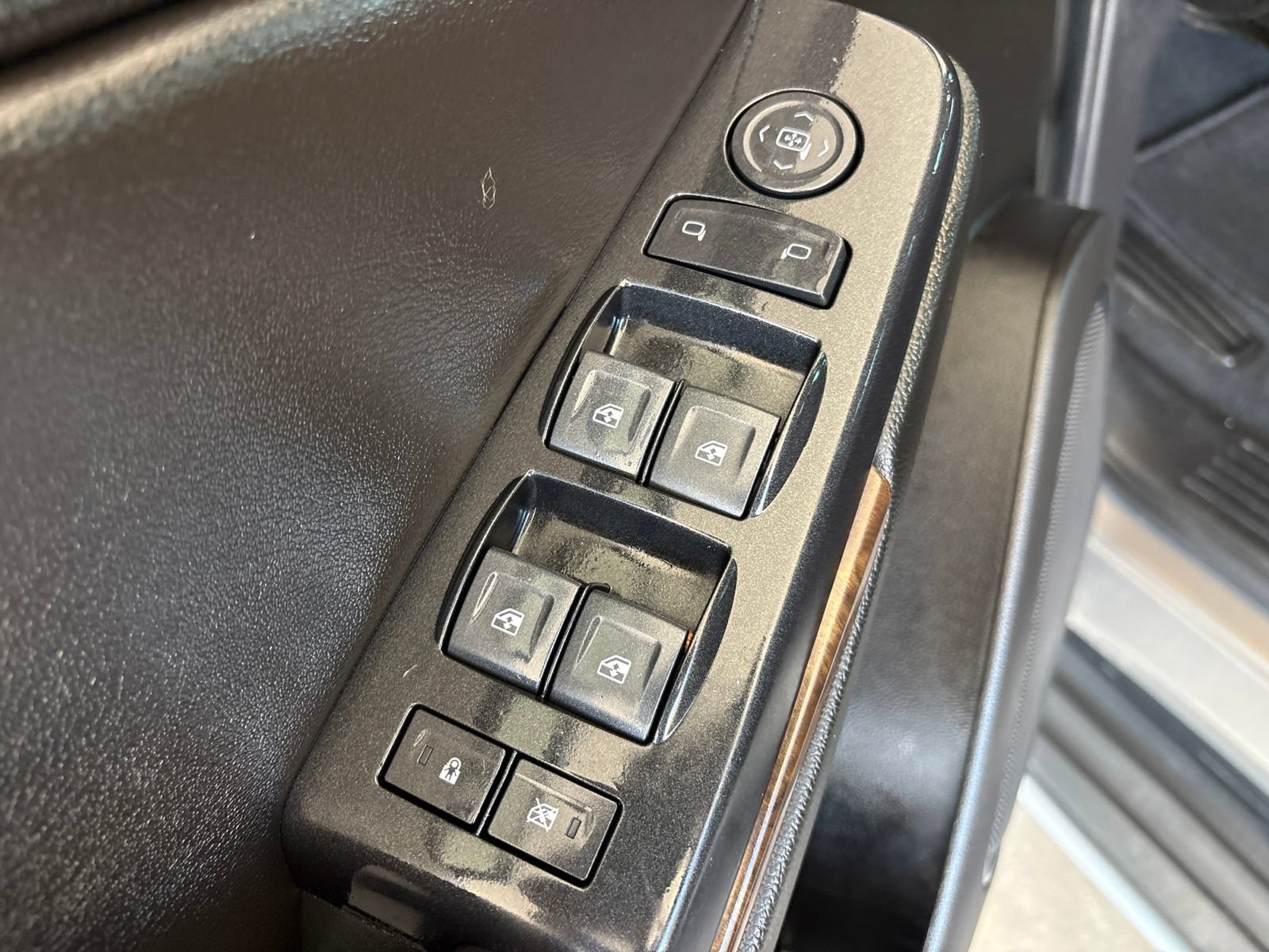 Used 2019 Chevrolet Tahoe LS RWD image 11