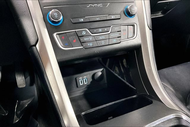 Used 2020 Ford Fusion SEL FWD image 15