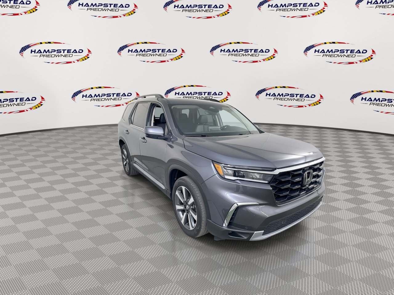 Used 2025 Honda Pilot Touring image 2