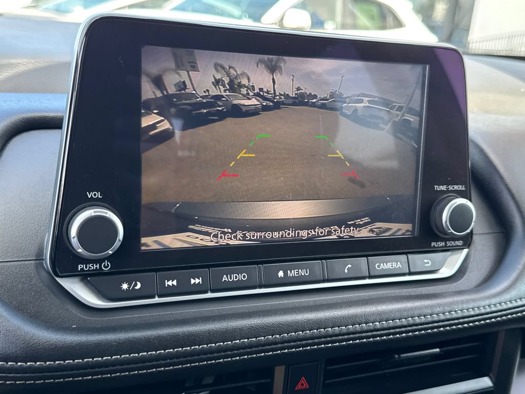 Used 2024 Nissan Rogue S FWD image 28