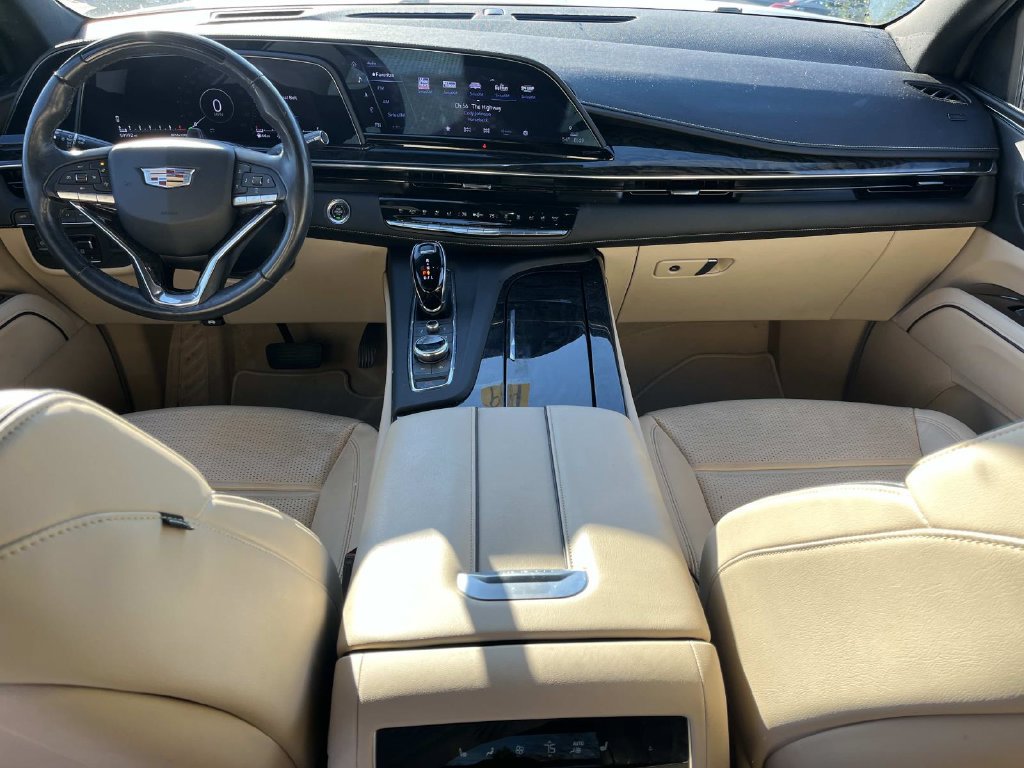 Used 2023 Cadillac Escalade Premium Luxury w/ Performance Package AWD/4WD image 12
