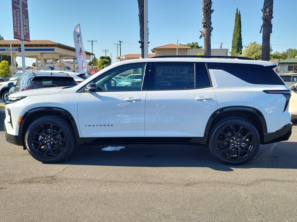 New 2026 Chevrolet Traverse RS w/ LPO, Floor Liner Package AWD/4WD image 28