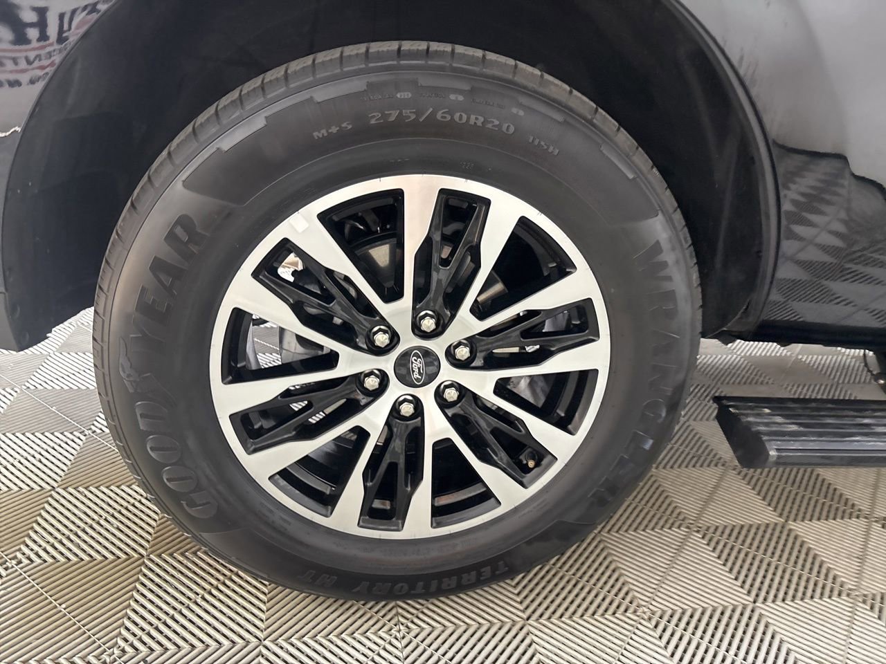 Used 2025 Ford Expedition Platinum image 32