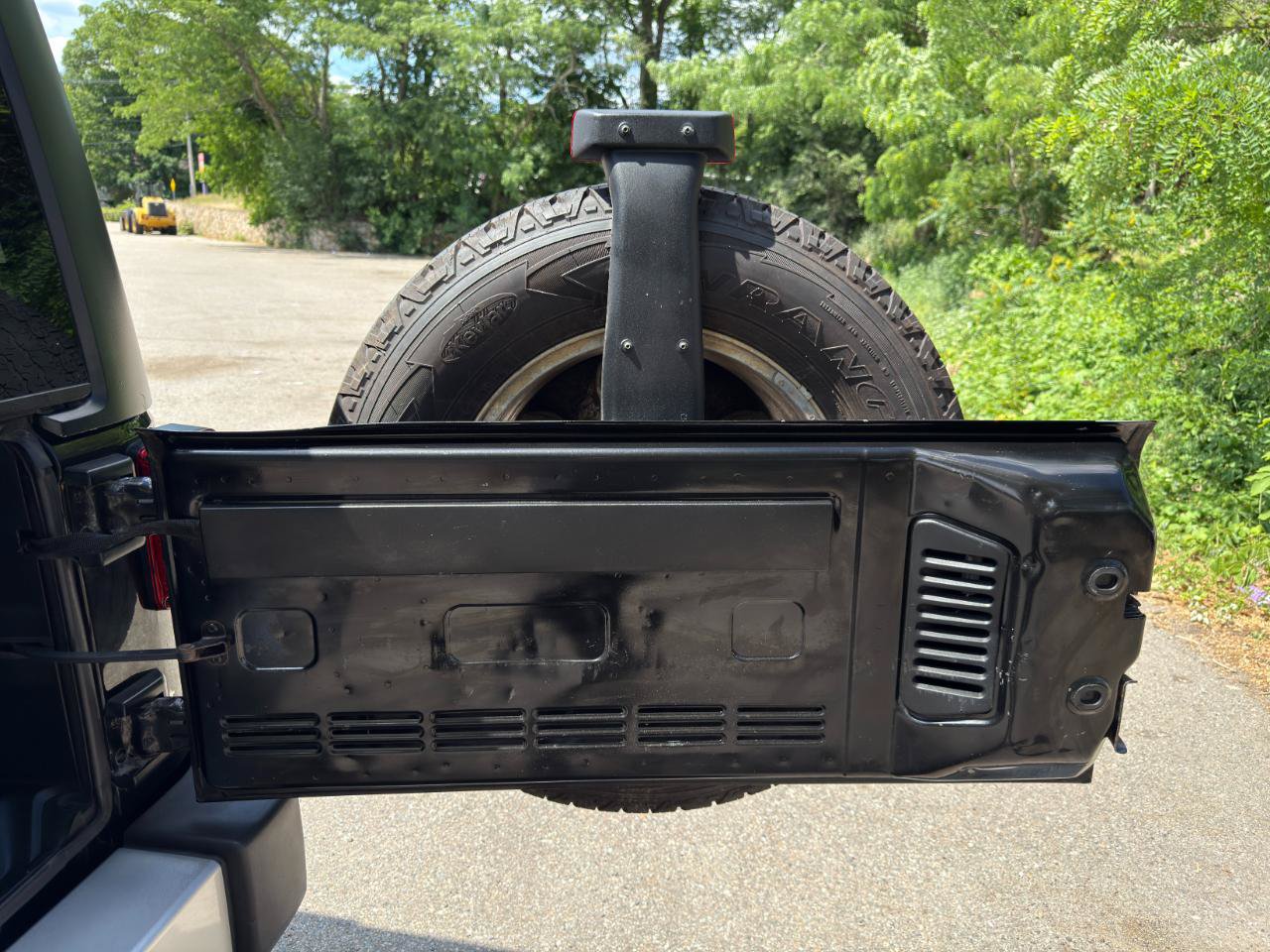 Used 2015 Jeep Wrangler Unlimited Sahara w/ Dual Top Group AWD/4WD image 35