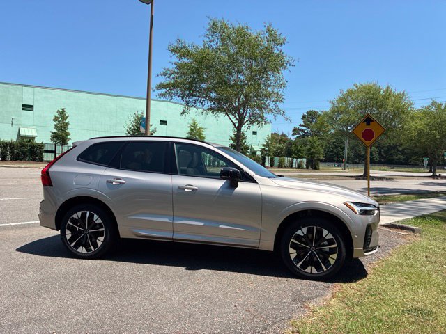 New 2026 Volvo XC60 B5 Plus w/ Protection Package Premier AWD/4WD image 4