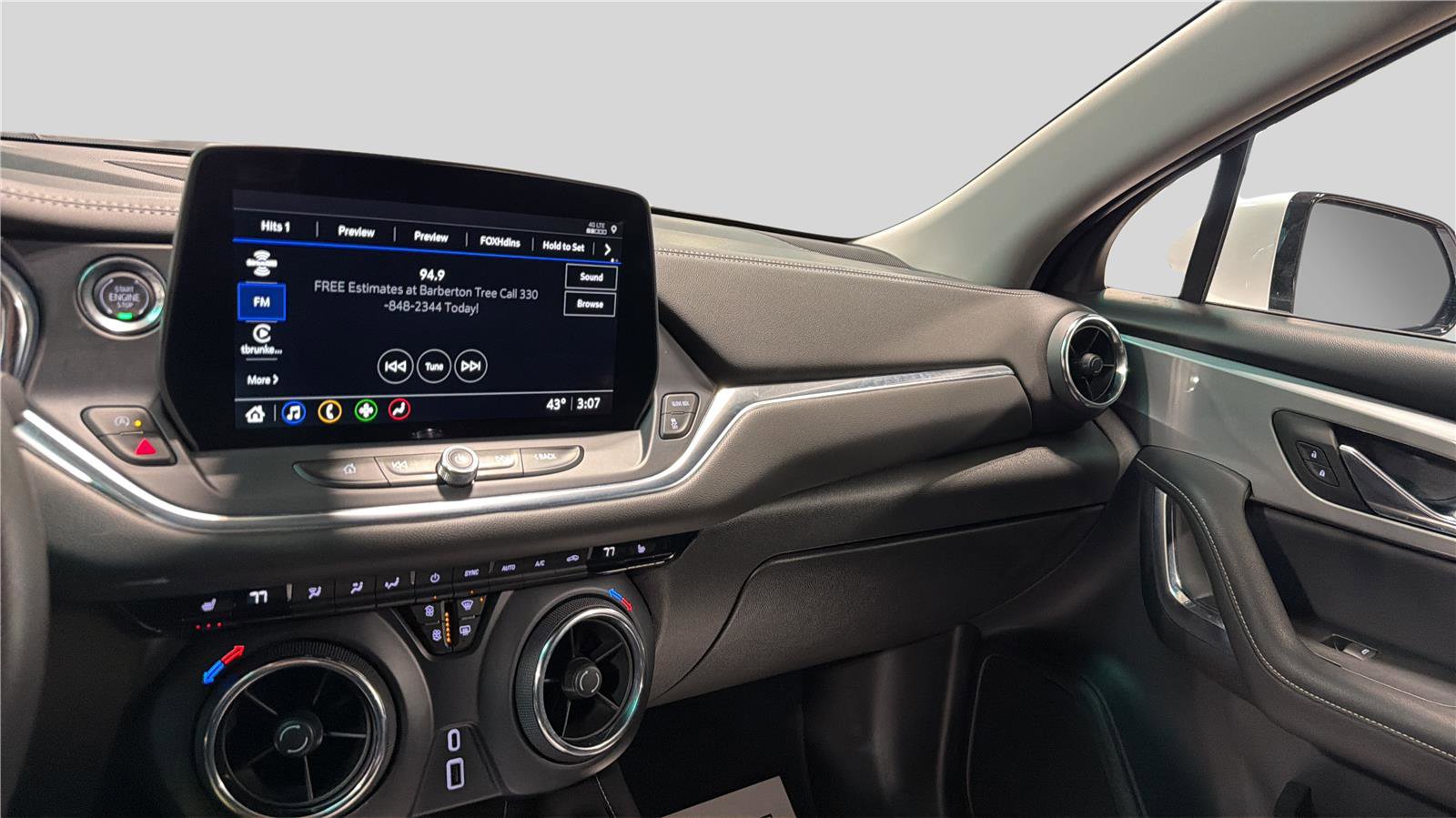 Used 2025 Chevrolet Blazer LT image 24