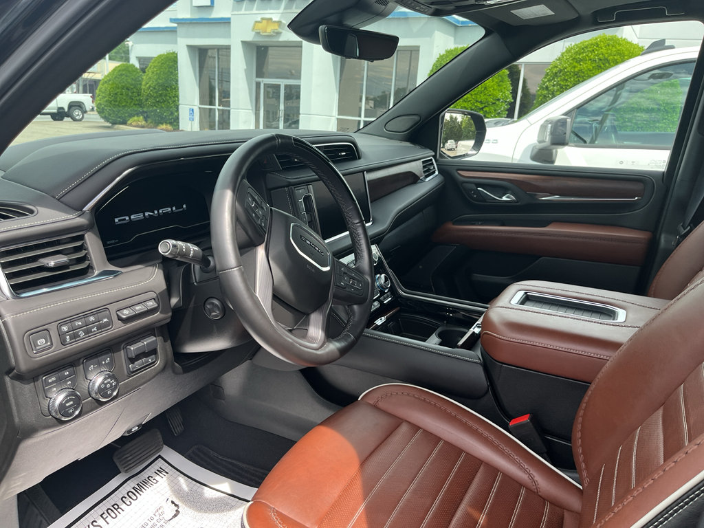 Used 2024 GMC Yukon Denali Ultimate AWD/4WD image 8