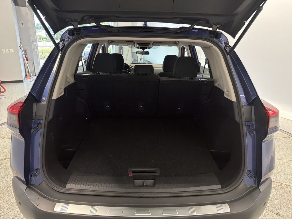 Used 2021 Nissan Rogue SV AWD/4WD image 18