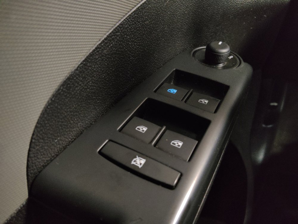 Used 2016 Chevrolet Sonic LT FWD image 27