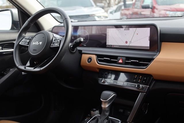 Certified 2024 Kia Seltos SX w/ SX Sunroof Package image 40