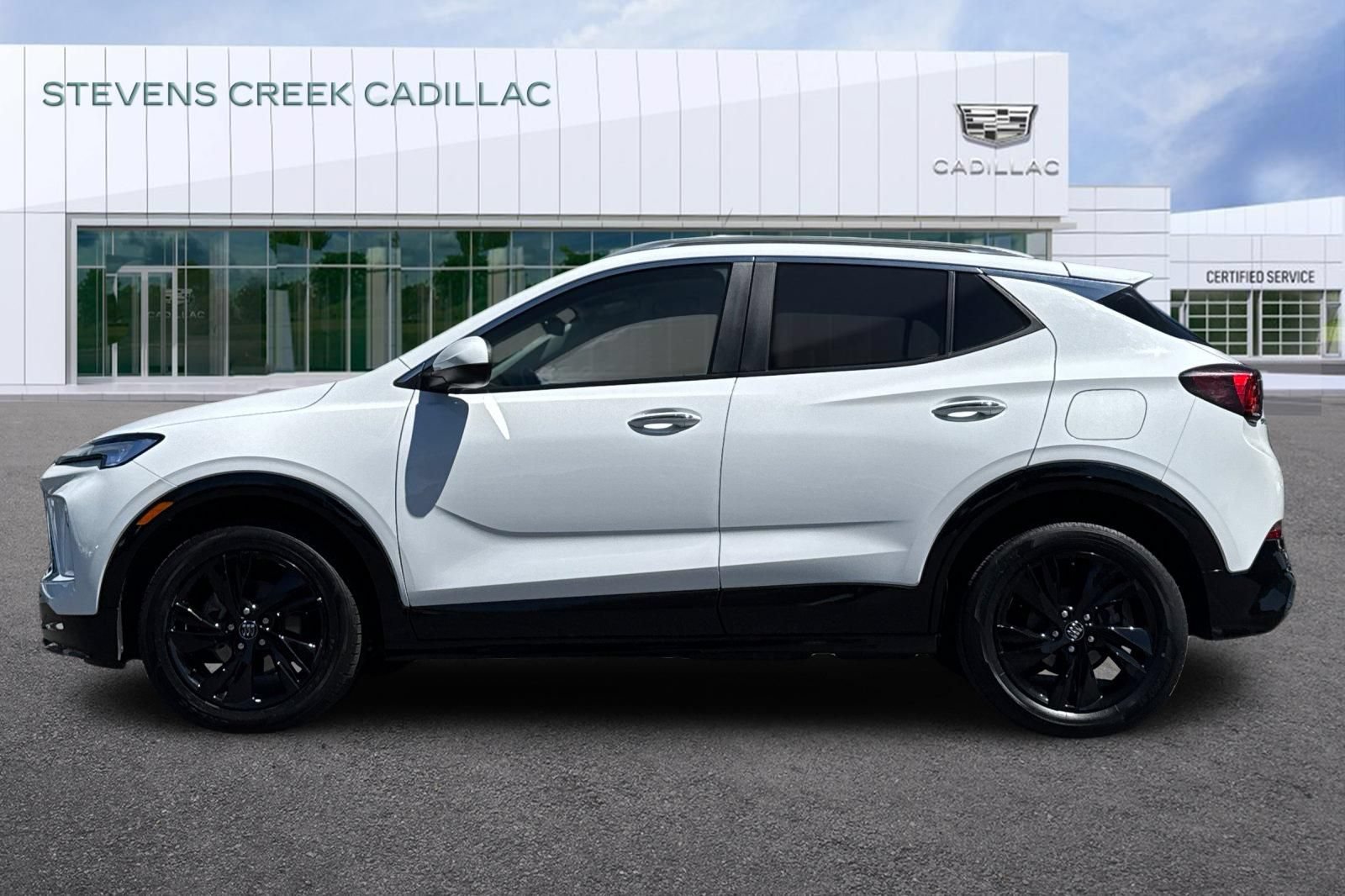 Used 2024 Buick Encore GX Sport Touring FWD image 6