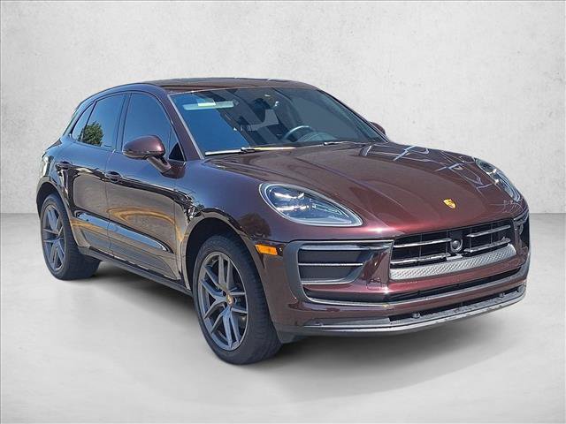 Used 2023 Porsche Macan AWD/4WD image 3