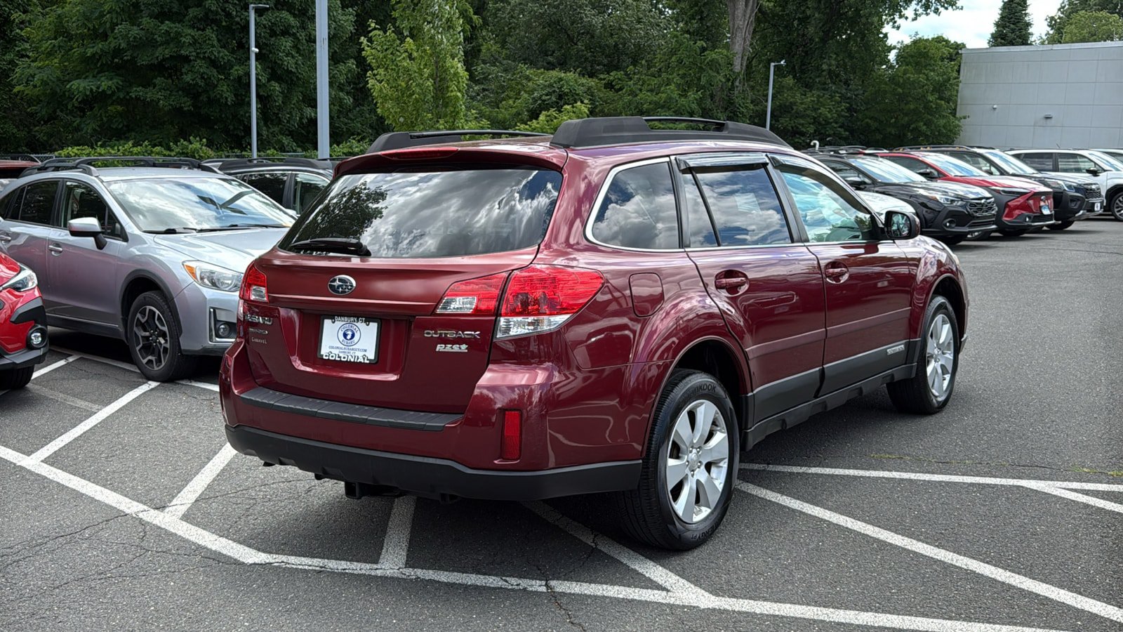 Used 2011 Subaru Outback 2.5i Premium w/ All-Weather Pkg AWD/4WD image 5