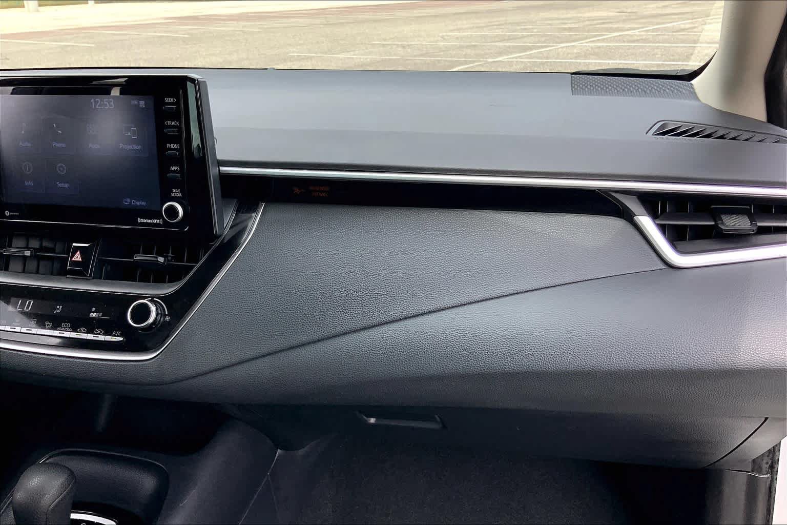 Used 2022 Toyota Corolla LE FWD image 18